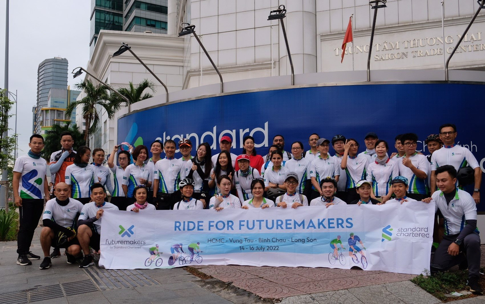 ride-for-futuremakers-2022-in-vietnam-by-standard-chartered.jpg