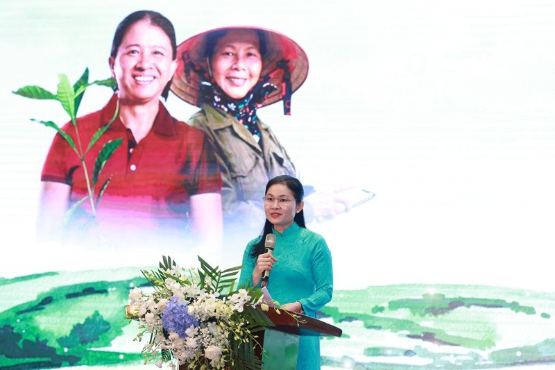 Bà Tôn Ngọc Hạnh, Ủy viên dự khuyết Ban Chấp hành Trung ương Đảng, Phó Chủ tịch Hội LHPN Việt Nam phát biểu chỉ đạo tại Hội nghị.JPG