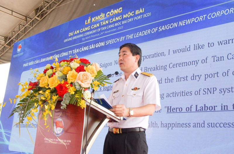1. Ông Ngô Minh Thuấn, Tổng giám đốc TCT Tân Cảng Sài Gòn phát biểu khai mạc buổi lễ.jpg