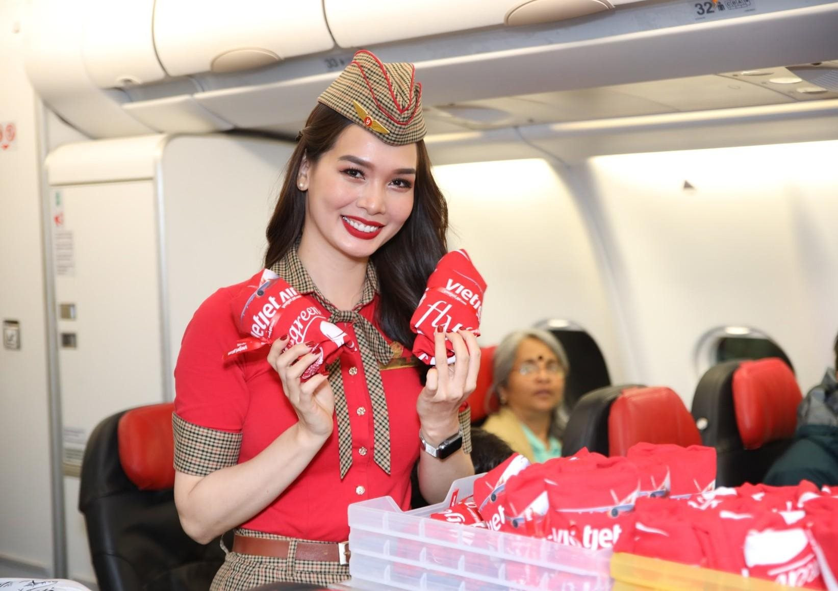 vj-cabin-crew-1.jpg