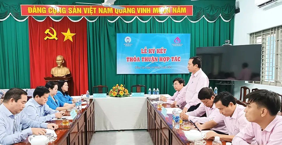 quang-canh-le-ky-ket-thoa-thuan-hop-tac-tin-dung-chinh-sach-cho-vay-hinh-te-hop-tac..jpg