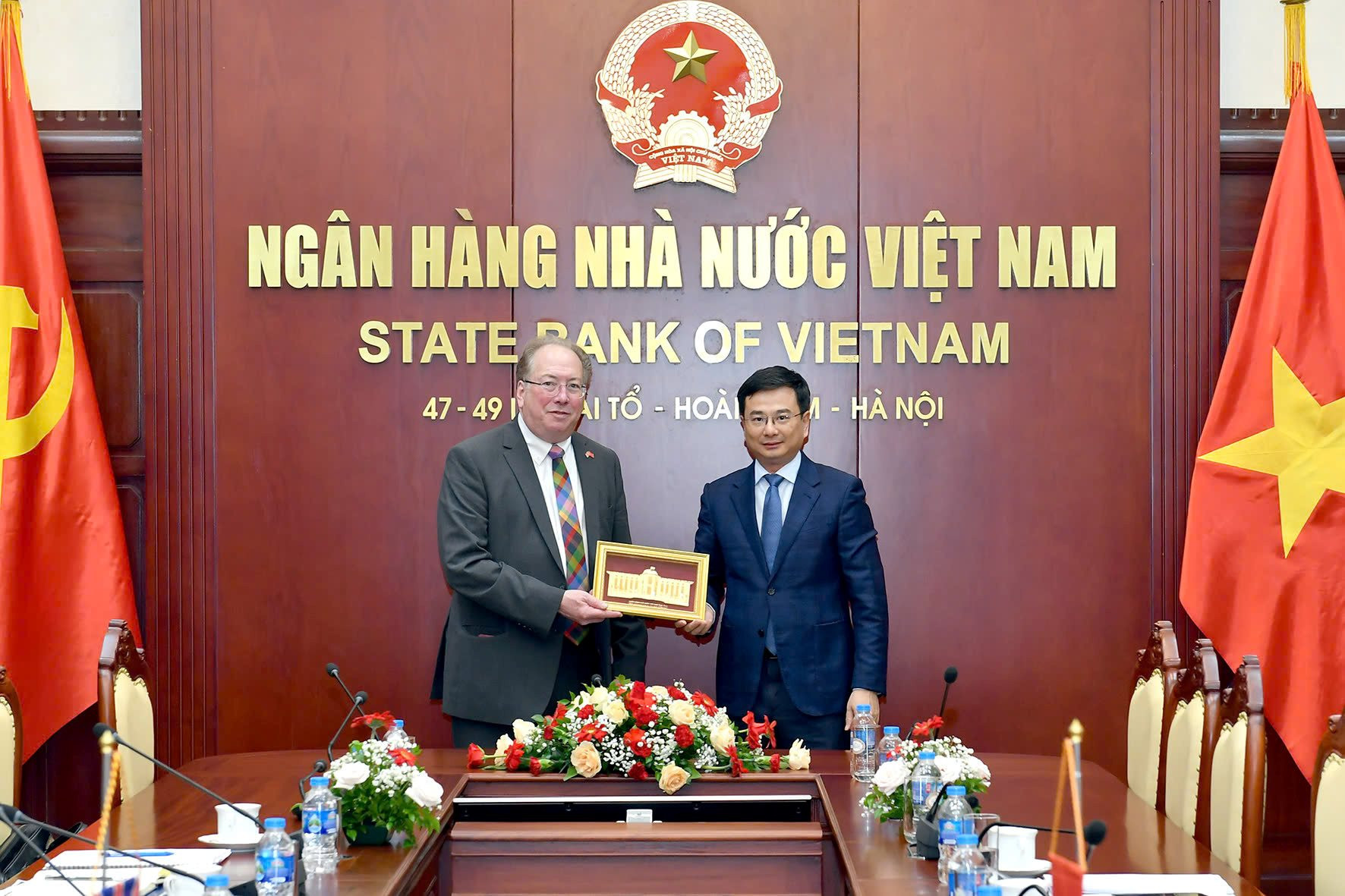 ngan-hang-nha-nuoc.jpg