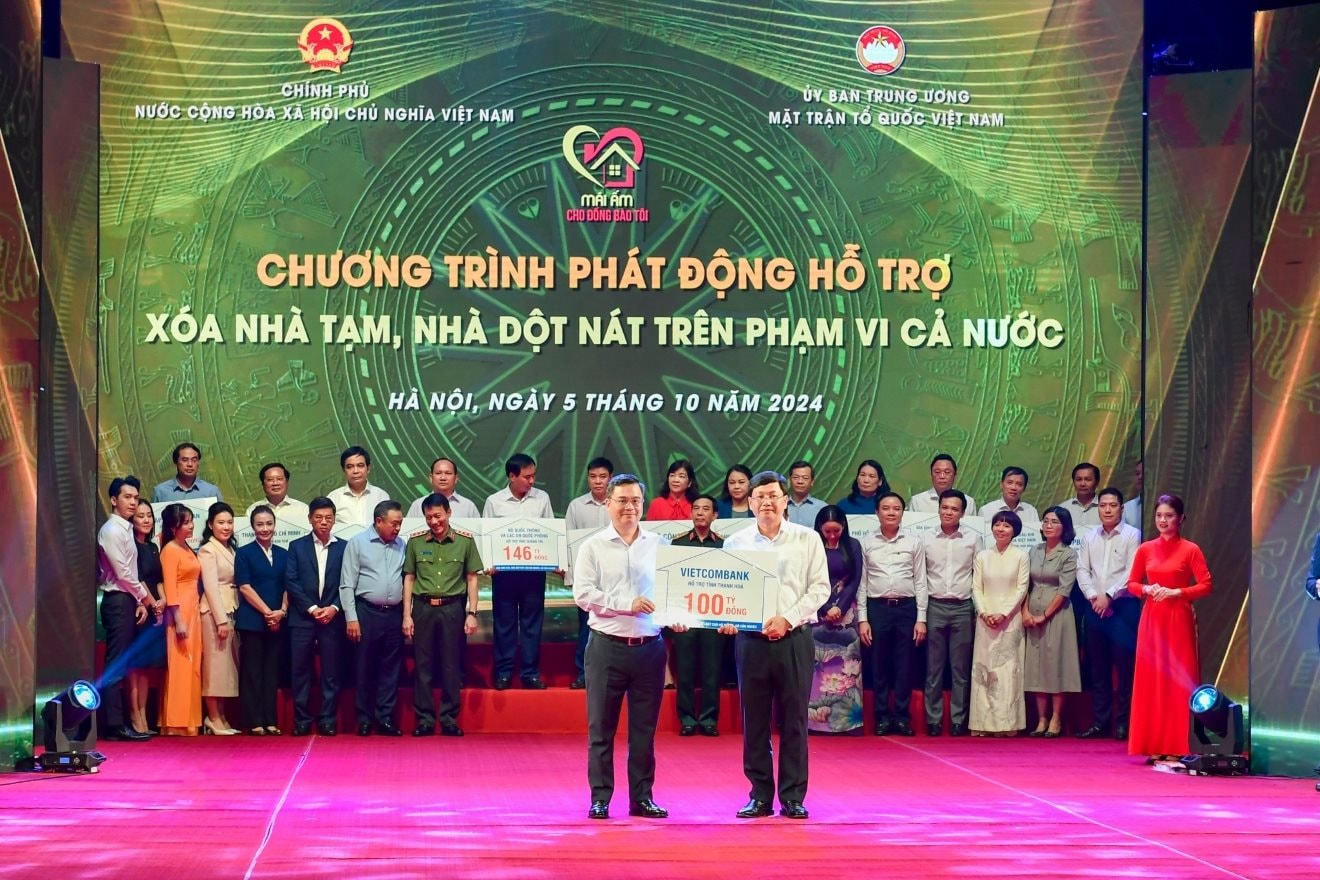20241005_ndt_trao-tang-100-ty-xoa-nha-tam_anh-2.jpg