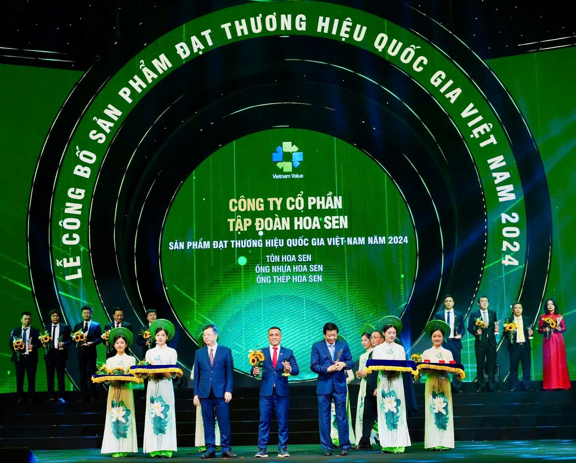 ong-tran-dinh-tai_ptgd-hsg-nhan-bieu-trung-thuong-hieu-quoc-gia-2024-2-.jpg