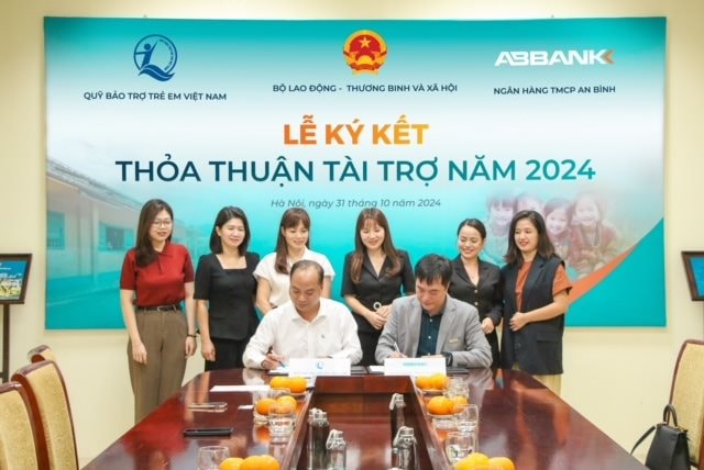 h2_abbank-va-quy-bttevn-bay-to-su-tran-trong-voi-moi-quan-he-hop-tac-va-ky-vong-su-hop-tac-nay-se-ngay-cang-ben-chat-gop-phan-lan-toa-nhieu-dieu-tot-dep-cho-cong-dong.jpg