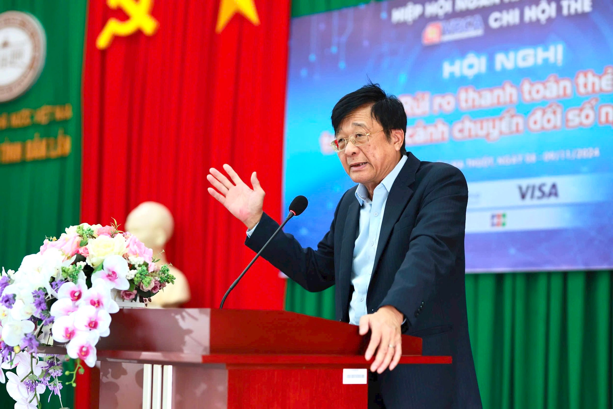 Dr. Nguyen Quoc Hung - VNBA' s Vice Chairman cum Secretary General