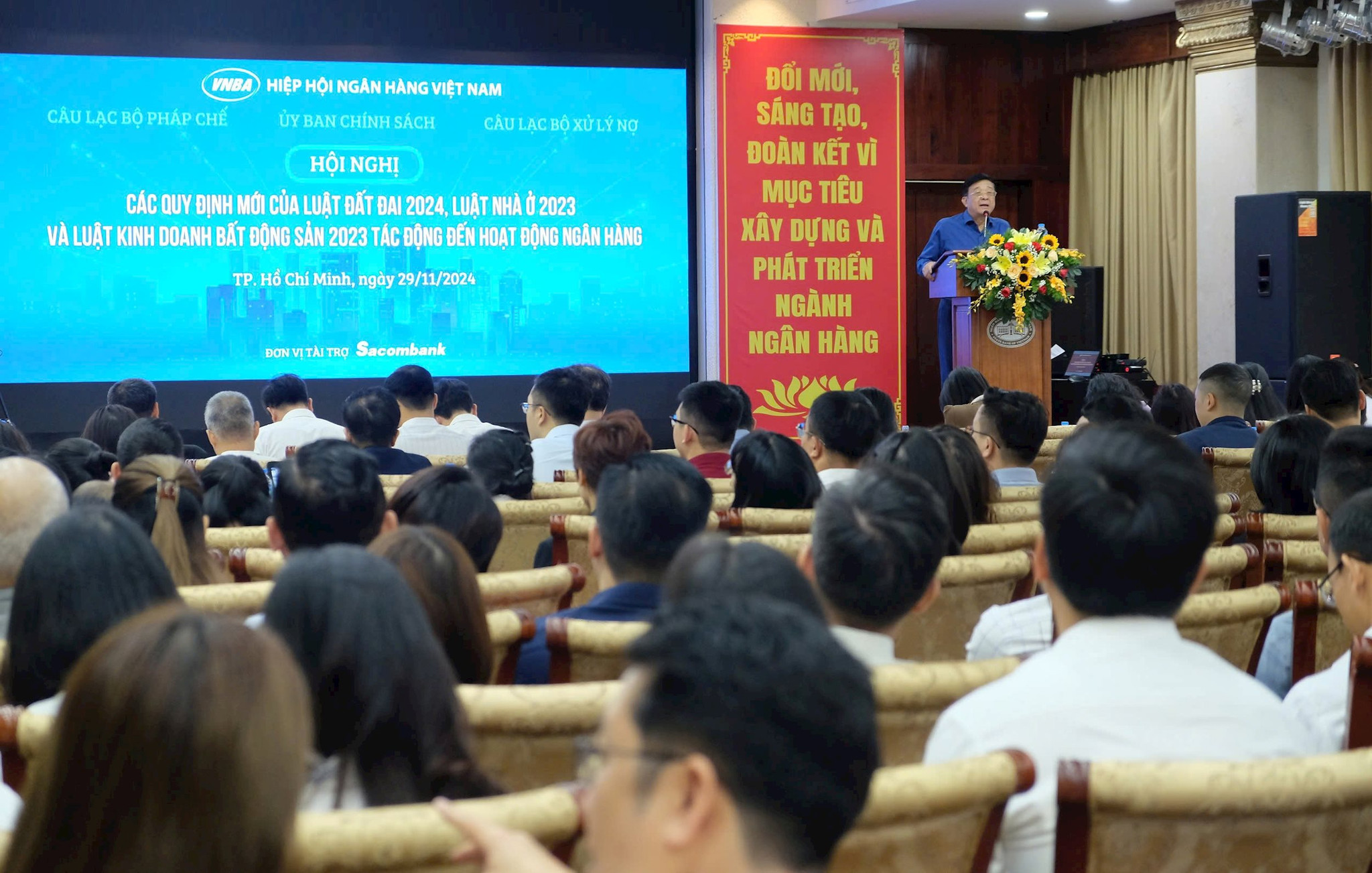 Quang cảnh hội nghị về luật đất đai 2024, Luật Nhà ở 2023 và Luật Kinh doanh bất động sản 2023