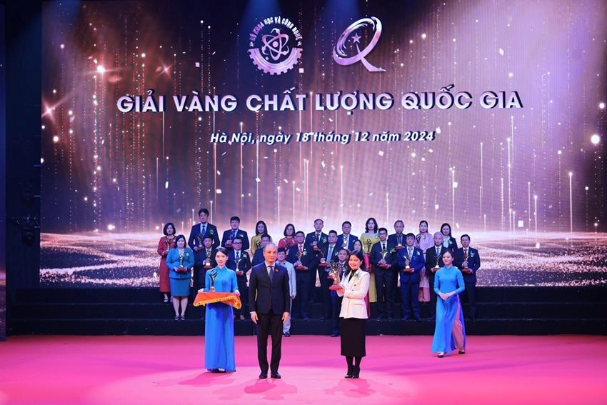 nestle-viet-nam-vinh-du-don-nhan-giai-vang-chat-luong-quoc-gia-lan-thu-2.jpg