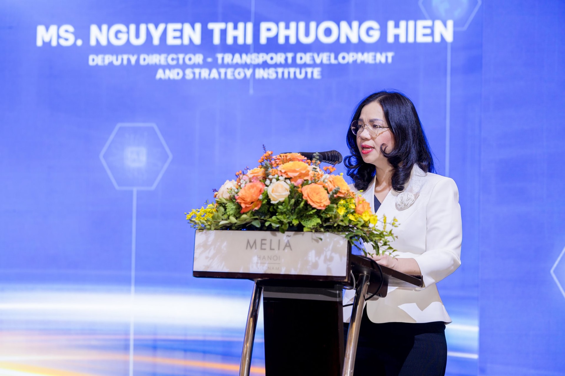 giao-thong-van-tai-bay-to-su-vui-mung-ve-viec-hop-tac-cung-viet-nam-superport-trien-khai-chien-luoc-phat-trien-ha-tang-giao-.jpg