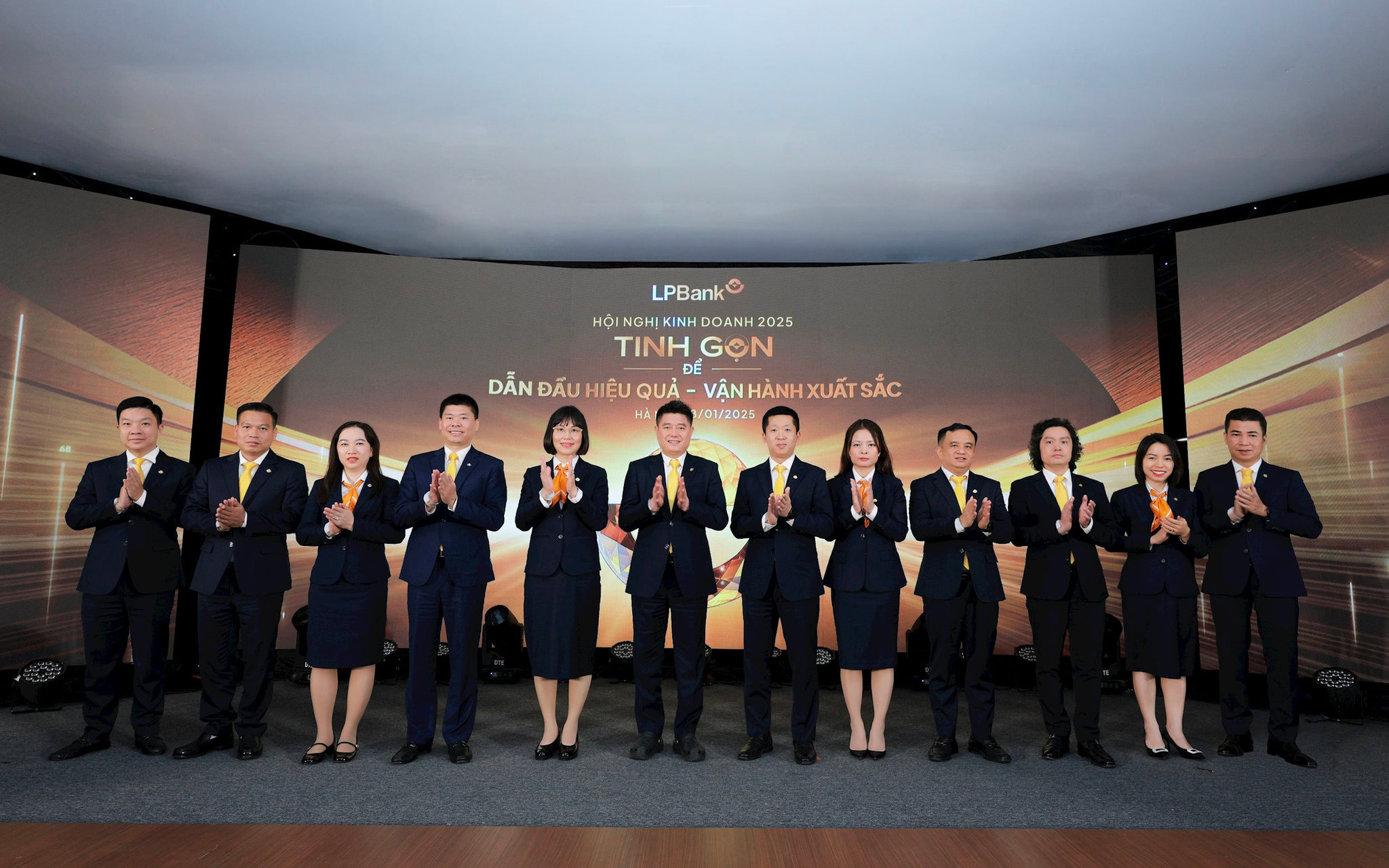 anh-3-ban-dieu-hanh-lpbank.jpg