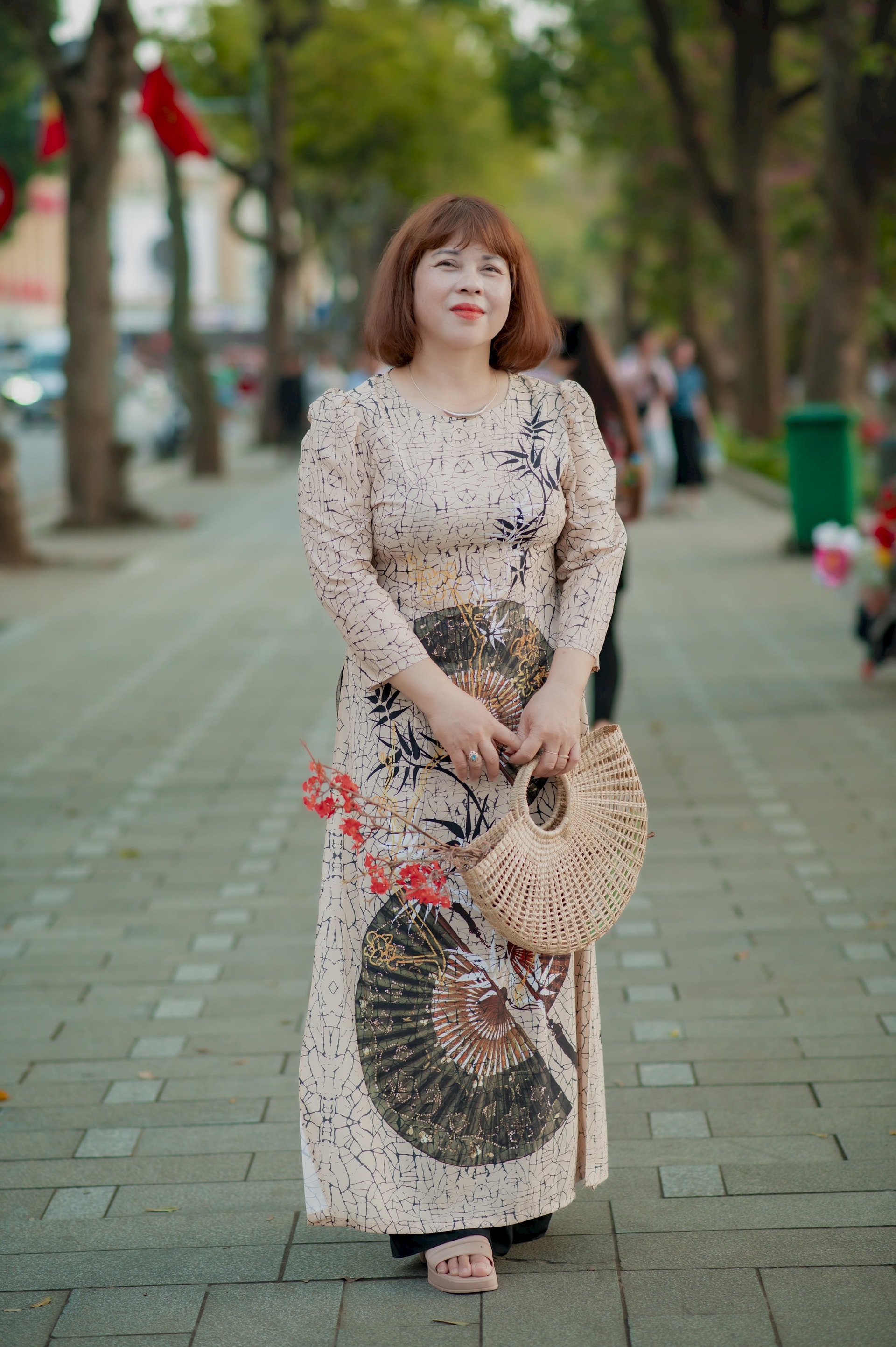 cong-hien-ms-le-thi-xuyen-min.jpg