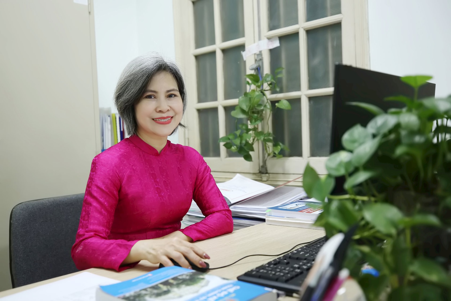 cong-hien-ms-nguyen-thi-minh-hanh.jpg