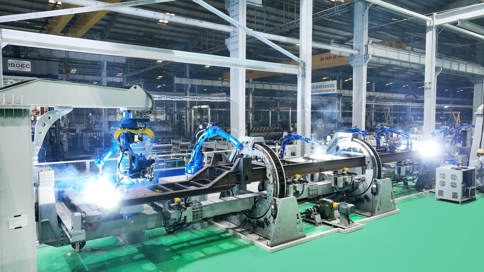 4.-he-thong-robot-han-tu-dong-tai-trung-tam-co-khi.jpg
