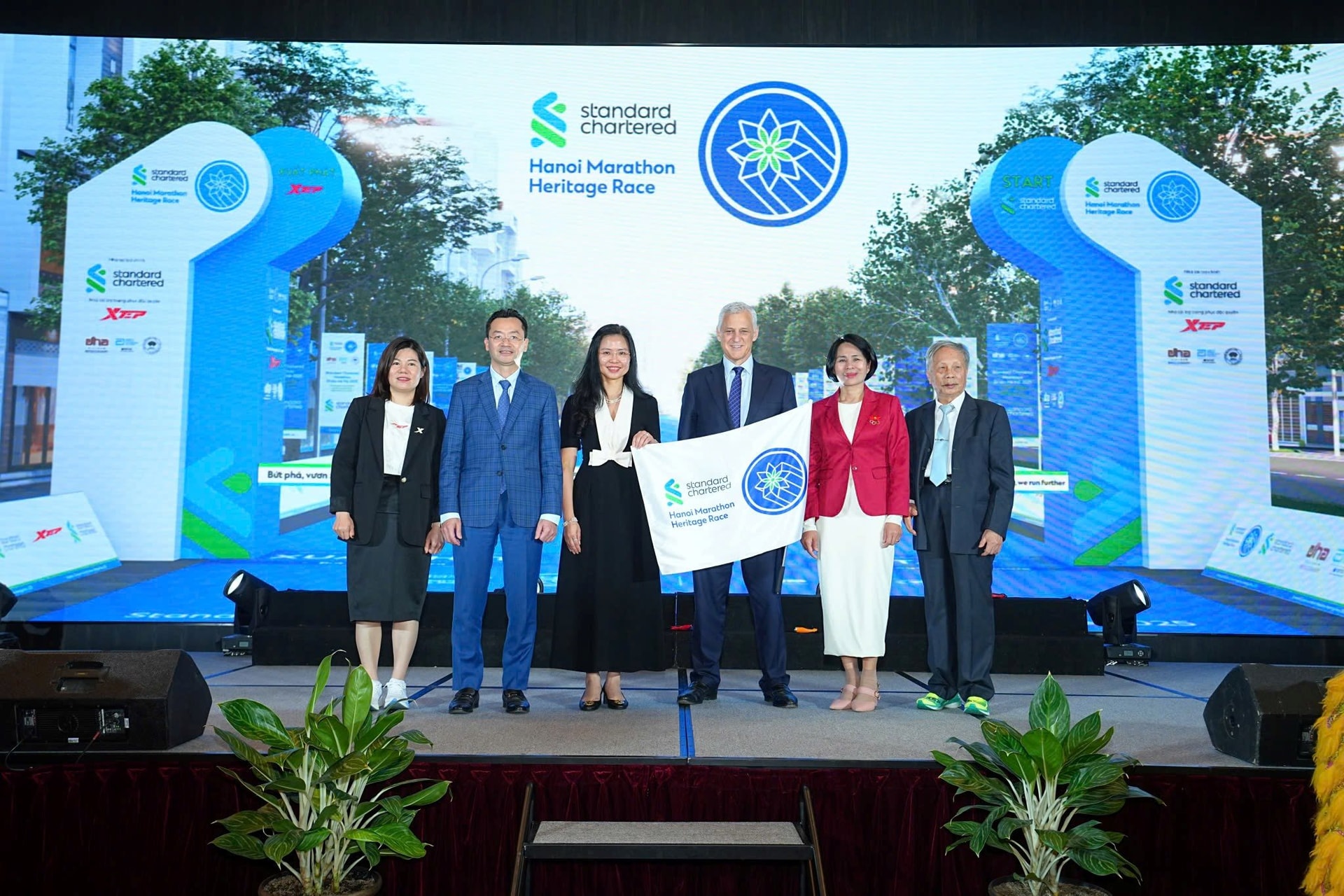 le-cong-bo-mua-giai-2025-cua-standard-chartered-marathon-di-san-ha-noi.jpg