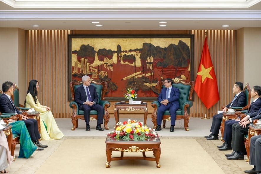 ong-bill-winters-tong-giam-doc-toan-cau-standard-chartered-dien-kien-thu-tuong-pham-minh-chinh.jpg
