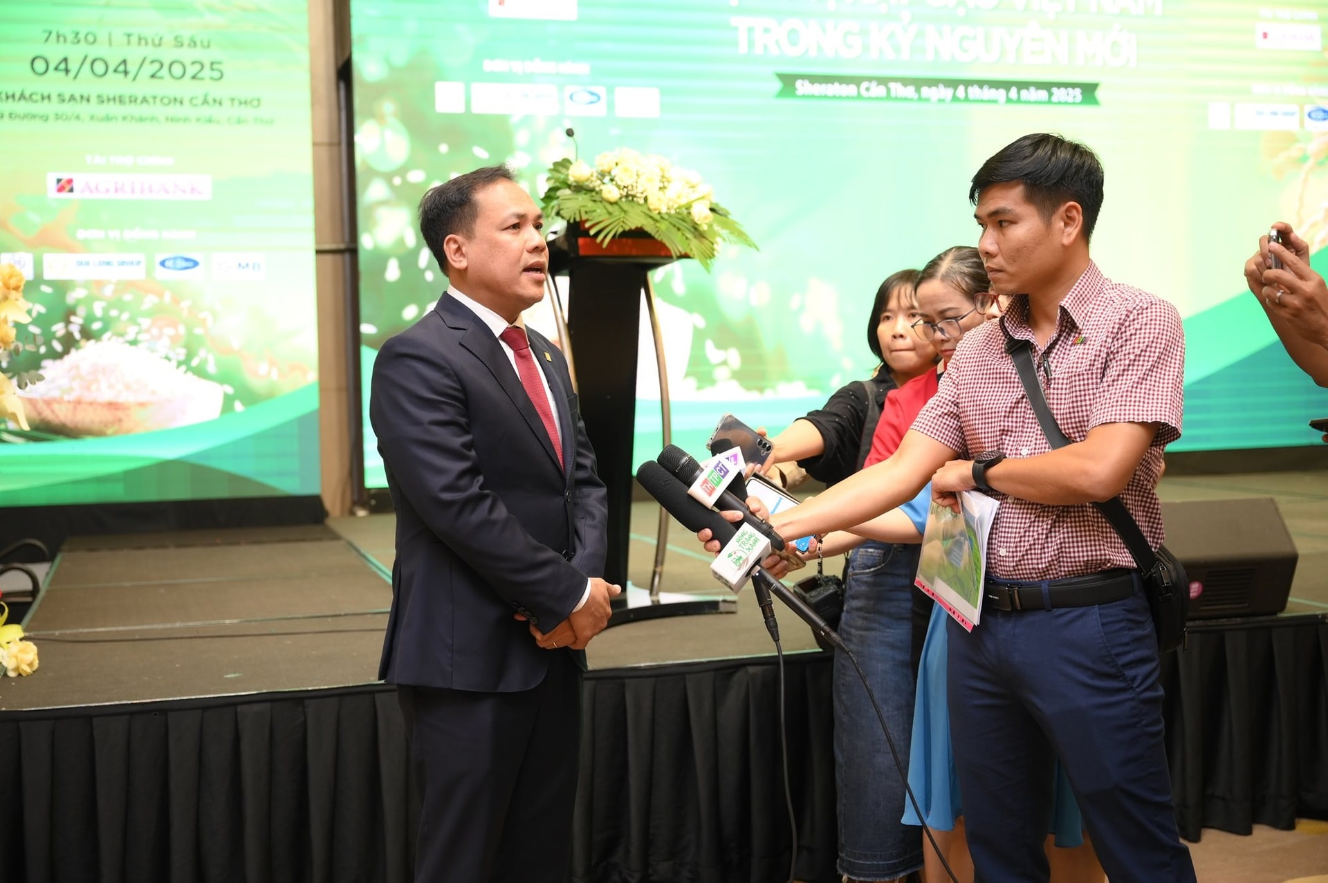 ong-phuc(1).jpg