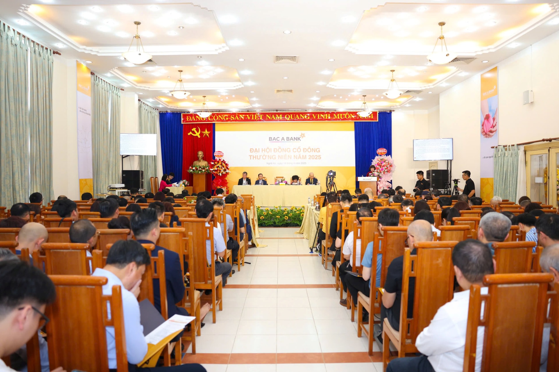 dai-hoi-dong-co-dong-thuong-nien-2025-cua-bac-a-bank-da-dien-ra-thanh-cong.jpg
