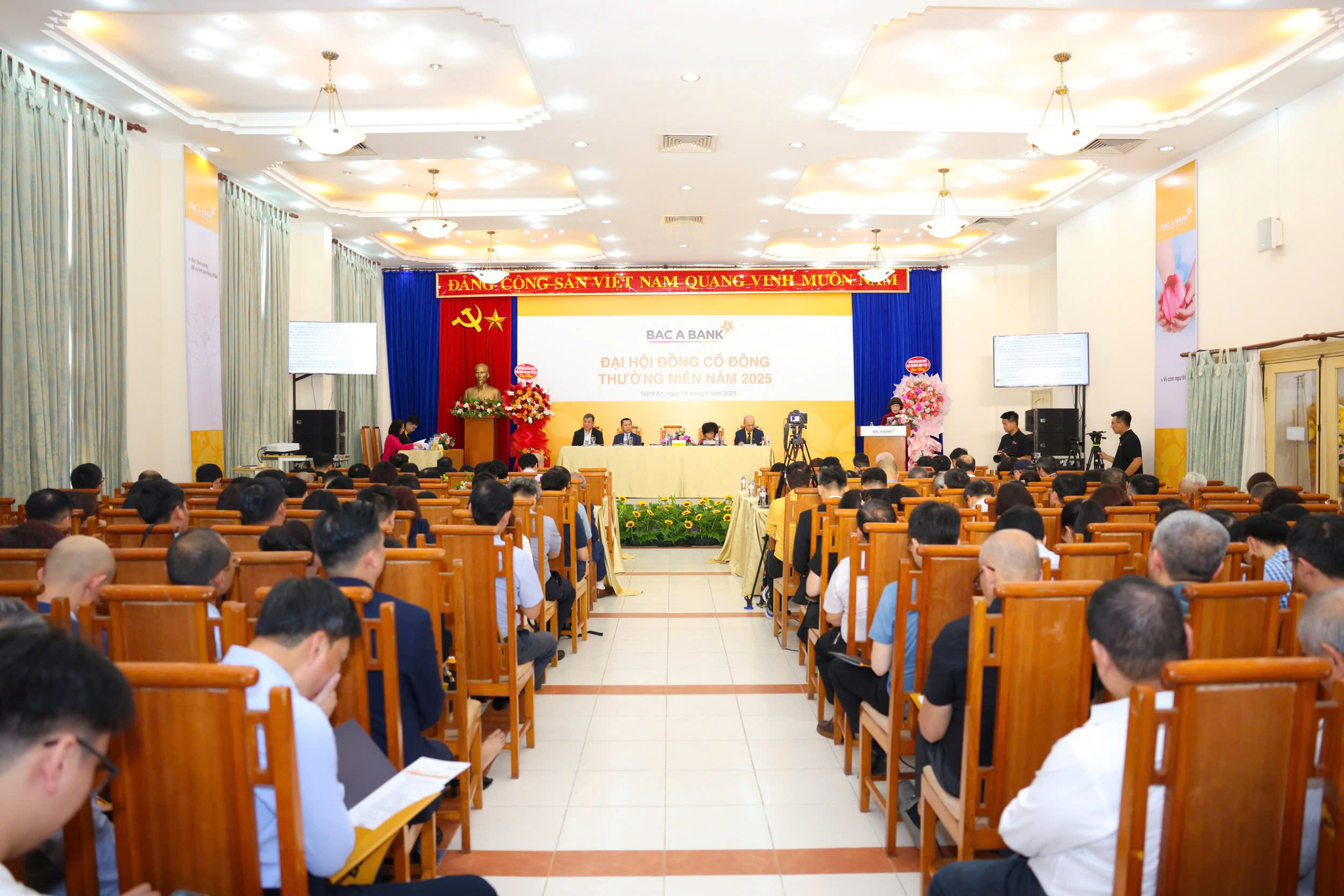 dai-hoi-dong-co-dong-thuong-nien-2025-cua-bac-a-bank-da-dien-ra-thanh-cong.jpg