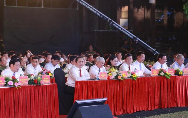 Lãnh đạo Đảng, Nhà nước dự Cầu truyền hình “Vang mãi khúc khải hoàn”- Ảnh 5.