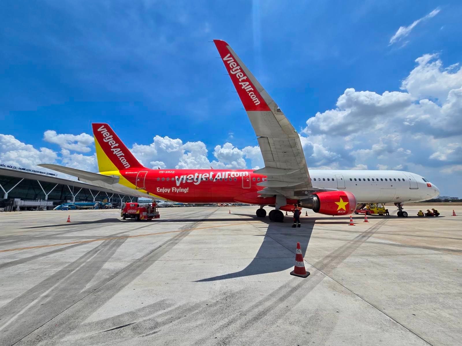 tau-bay-vietjet-2.jpg