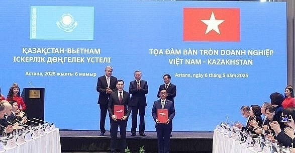 toa-dam-ban-tron-2.jpg