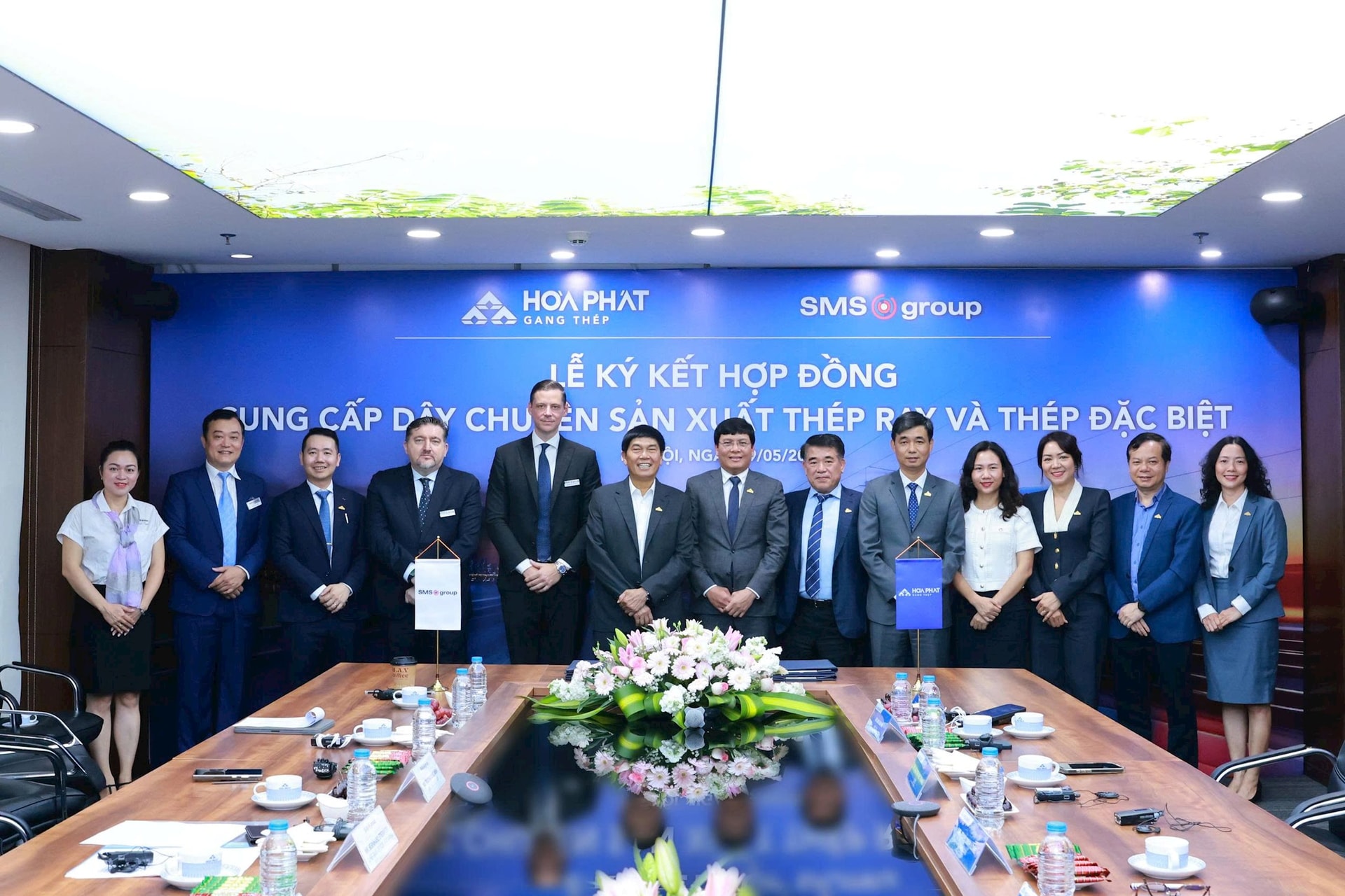 hoa-phat-va-sms-group-ky-hop-dong-cung-cap-day-chuyen-can-thep-ray-va-thep-dac-biet-2.jpg