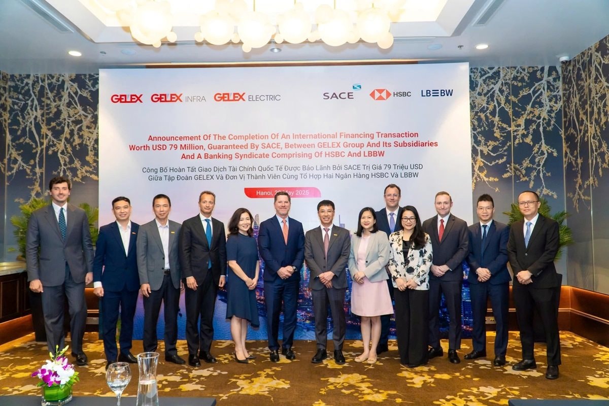 dai-dien-cac-ben-tham-du-le-cong-bo-hoan-tat-giao-dich-bao-lanh-khoan-vay-khong-rang-buoc-tri-gia-79-trieu-usd-cho-gelex(1).jpg