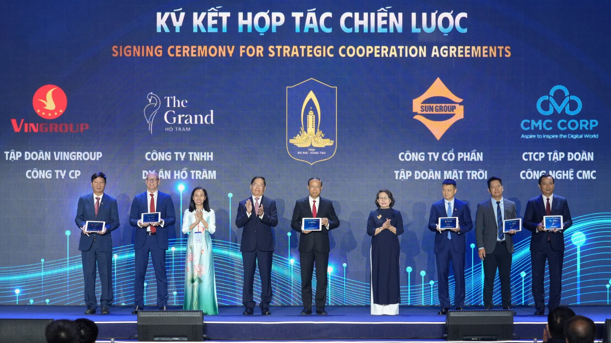 anh-1-ky-ket-hop-tac..jpg