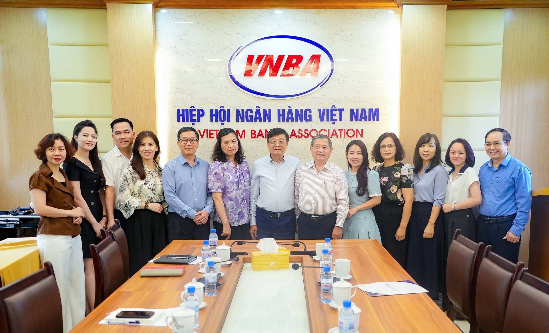 chup-anh-luu-niem-050625.jpg