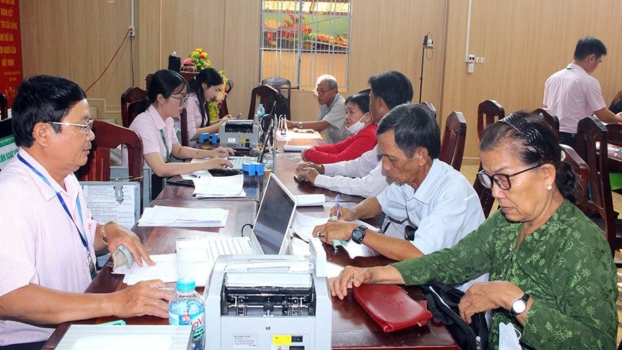 tong-du-no-cac-chuong-trinh-tin-dung-chinh-sach-den-nay-dat-tren-4.740-ti-dong-tang-tren-293-ti-dong-so-voi-dau-nam..jpg