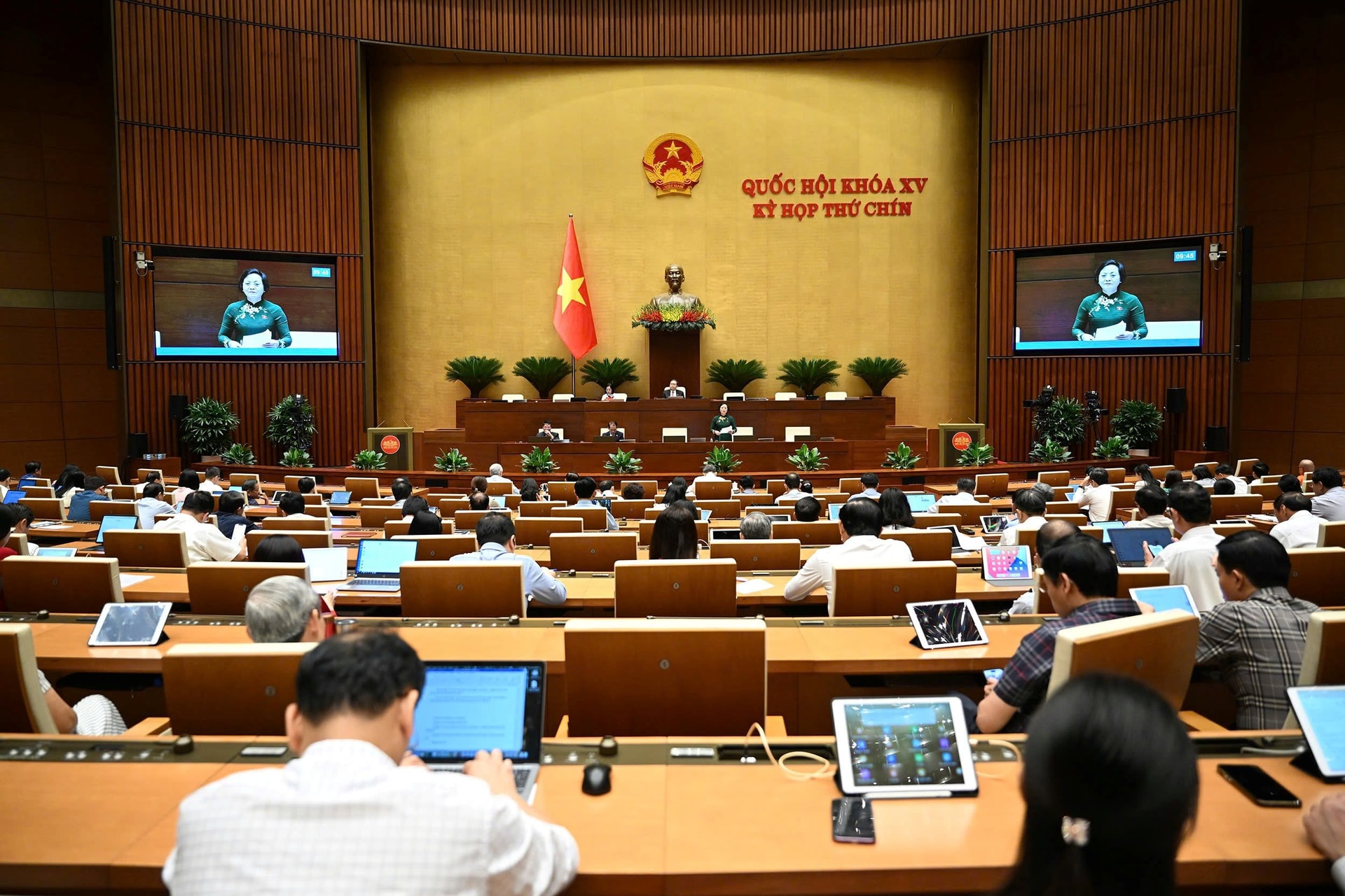 phien-hop-sang-12.6.jpg