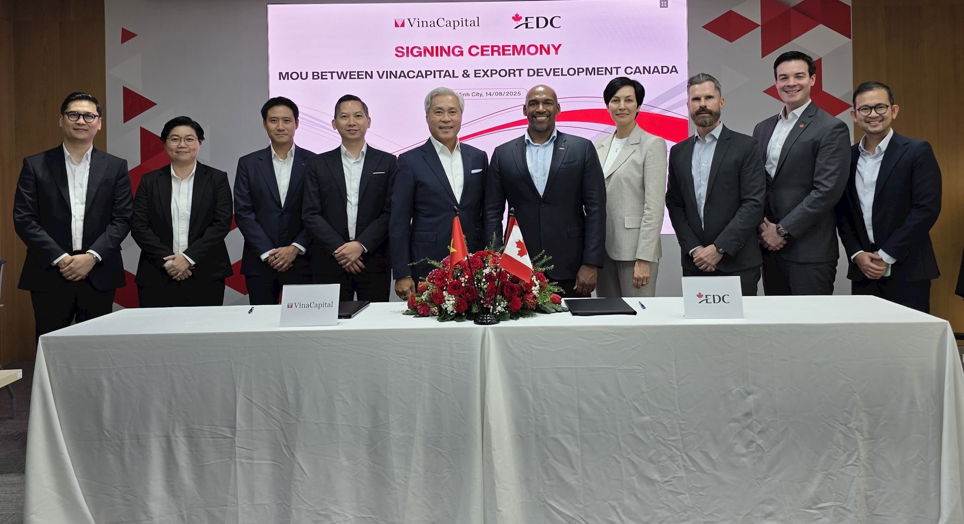 Cơ quan Xúc tiến Xuất khẩu Canada và VinaCapital ký ghi nhớ hợp tác