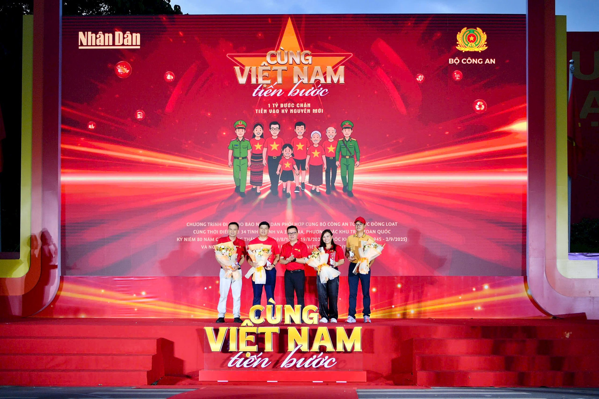 vcb-cung-viet-nam-tien-buoc_3.jpg