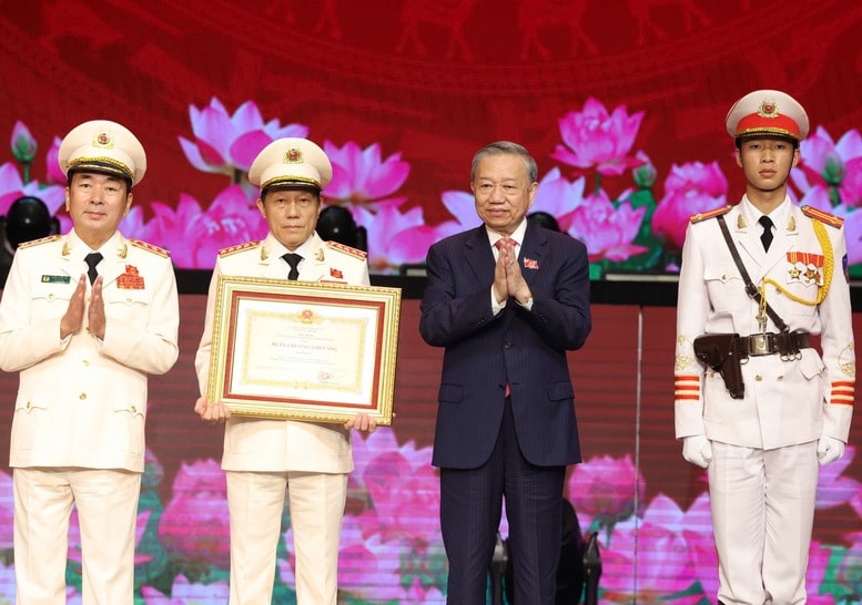 Diễn văn của Tổng Bí thư Tô Lâm tại Lễ kỷ niệm 80 năm Ngày Truyền thống CAND và 20 năm Ngày hội toàn dân bảo vệ An ninh Tổ quốc- Ảnh 6.