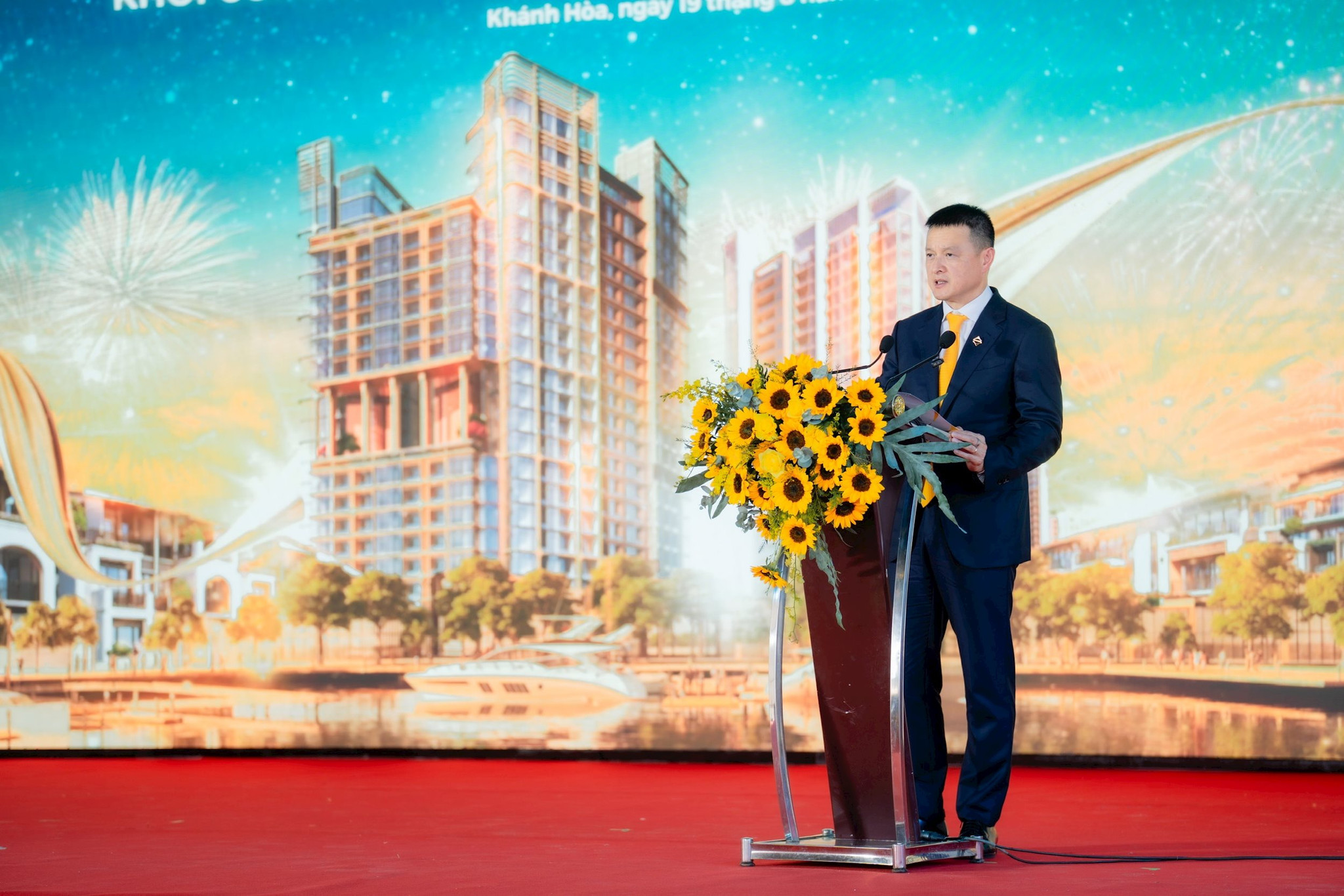 chu-tich-hdqt-sun-group-phat-bieu.jpg