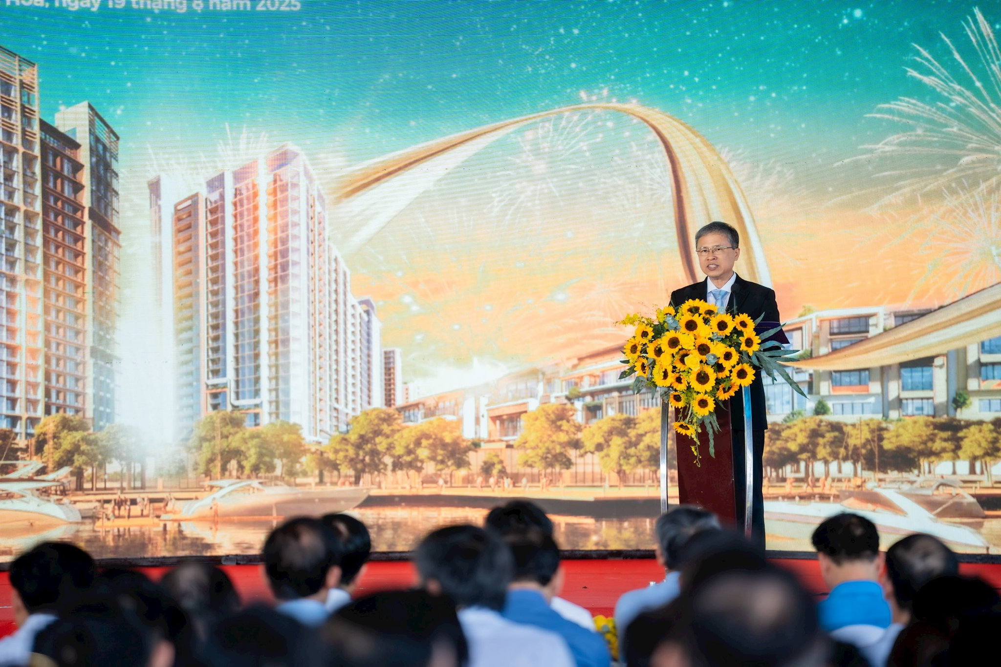 pho-chu-tich-ubnd-tinh-khanh-hoa-phat-bieu.jpg
