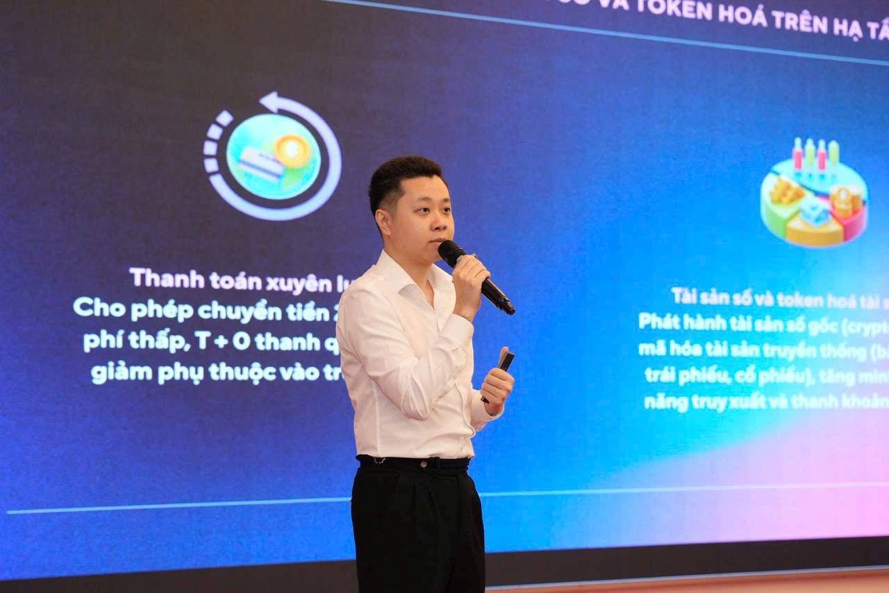 ong-tran-huyen-dinh.jpg