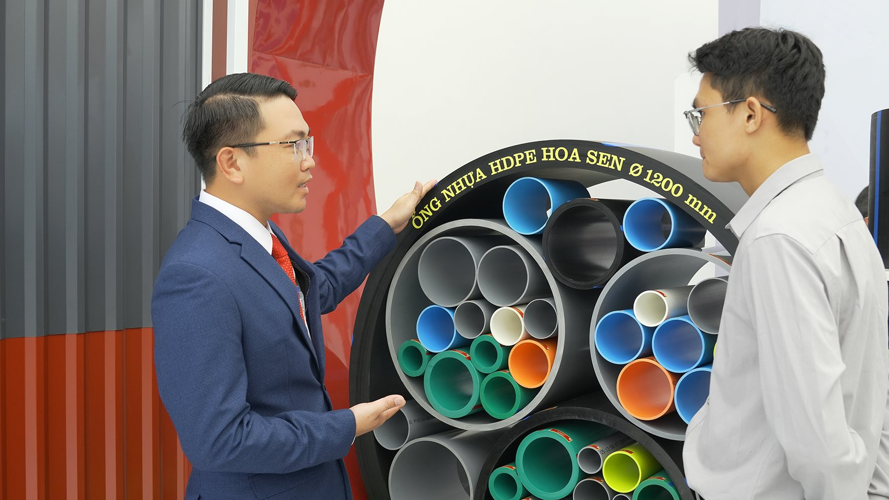 gioi-thieu-khach-hang-san-pham-ong-nhua-hdpe-hoa-sen-1200mm.jpg