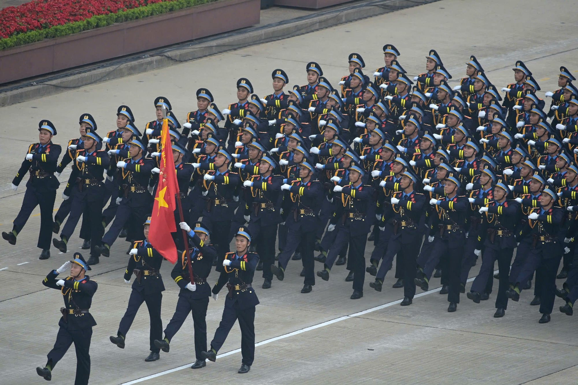 sy-quan-khong-quan-01-17567754163461707574299.jpg
