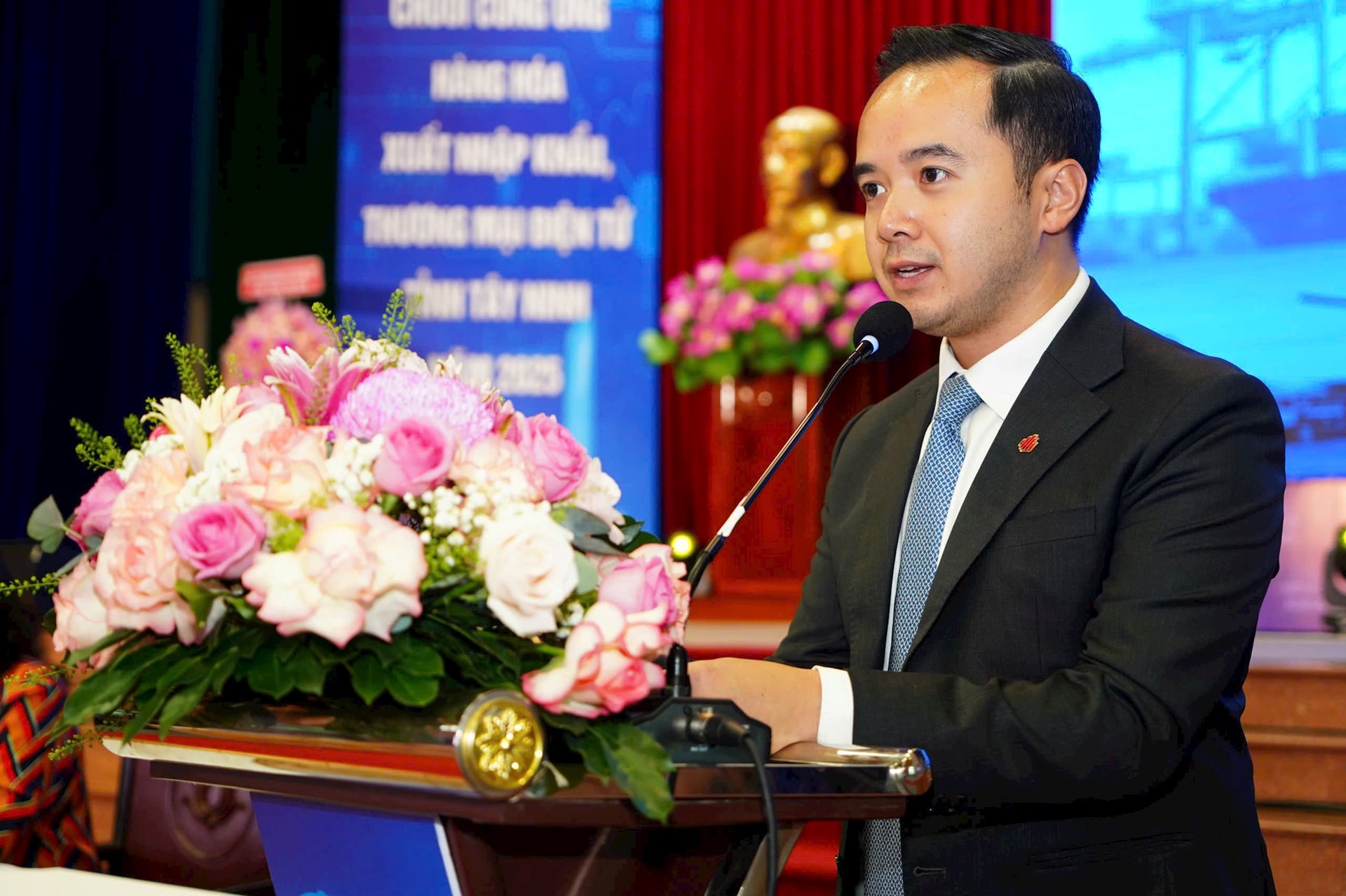 2.-mr-vo-quoc-huy-cha-ta-ch-ha-qt-ca-ng-qua-c-ta-long-an-3-.jpg