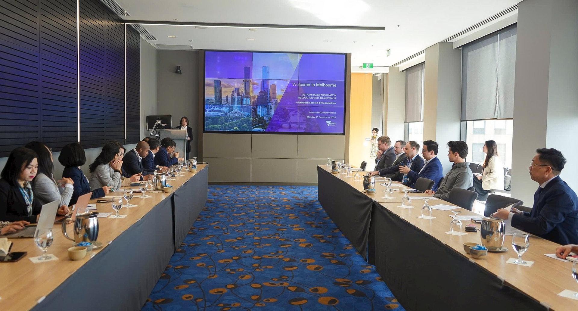 doan-cong-tac-hiep-hoi-ngan-hang-viet-nam-lam-viec-tai-bang-victoria-uc-thuc-day-hop-tac-ve-fintech-va-doi-moi-sang-tao_68c78222b6e44.jpg