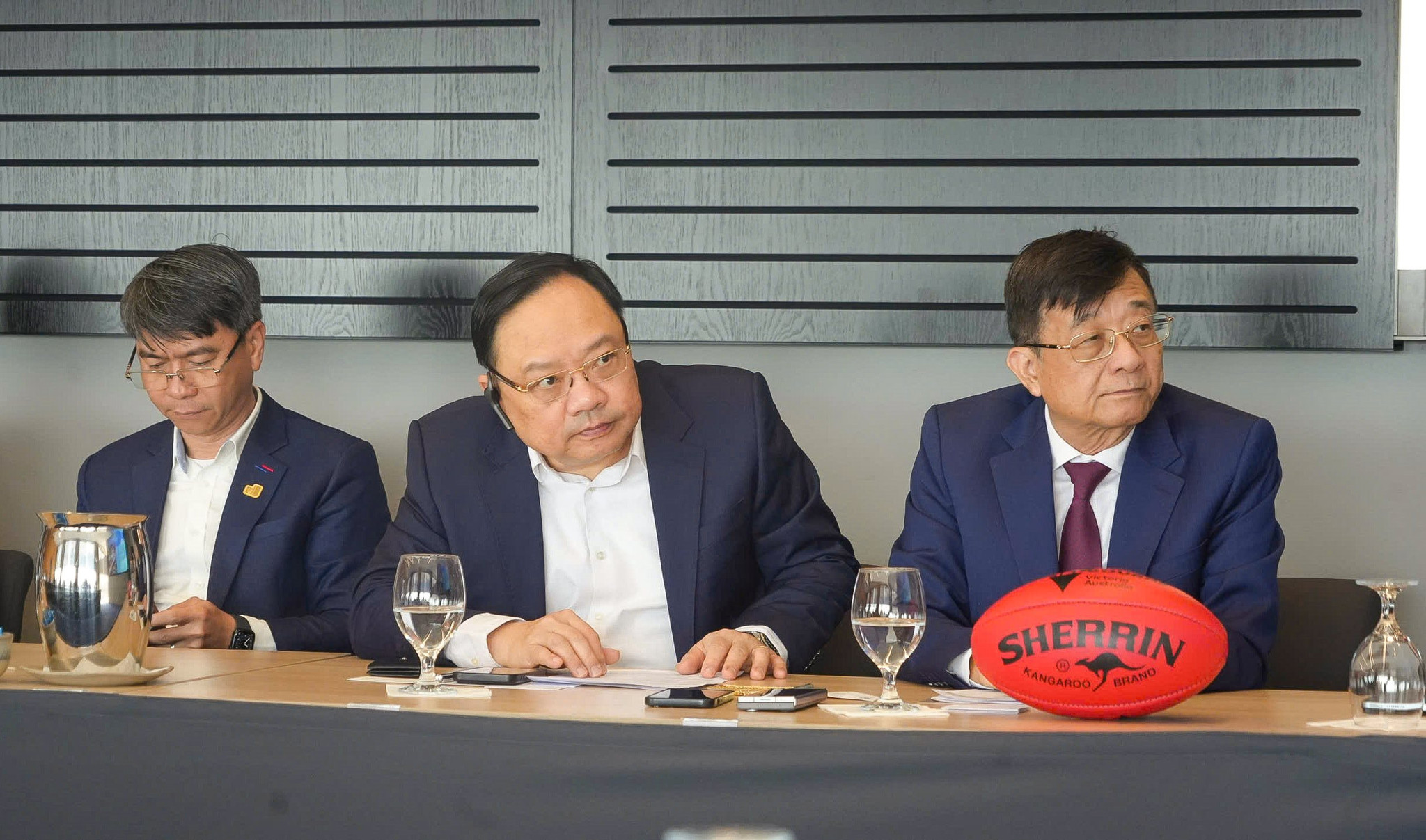doan-cong-tac-hiep-hoi-ngan-hang-viet-nam-lam-viec-tai-bang-victoria-uc-thuc-day-hop-tac-ve-fintech-va-doi-moi-sang-tao_68c78322195a6.jpg