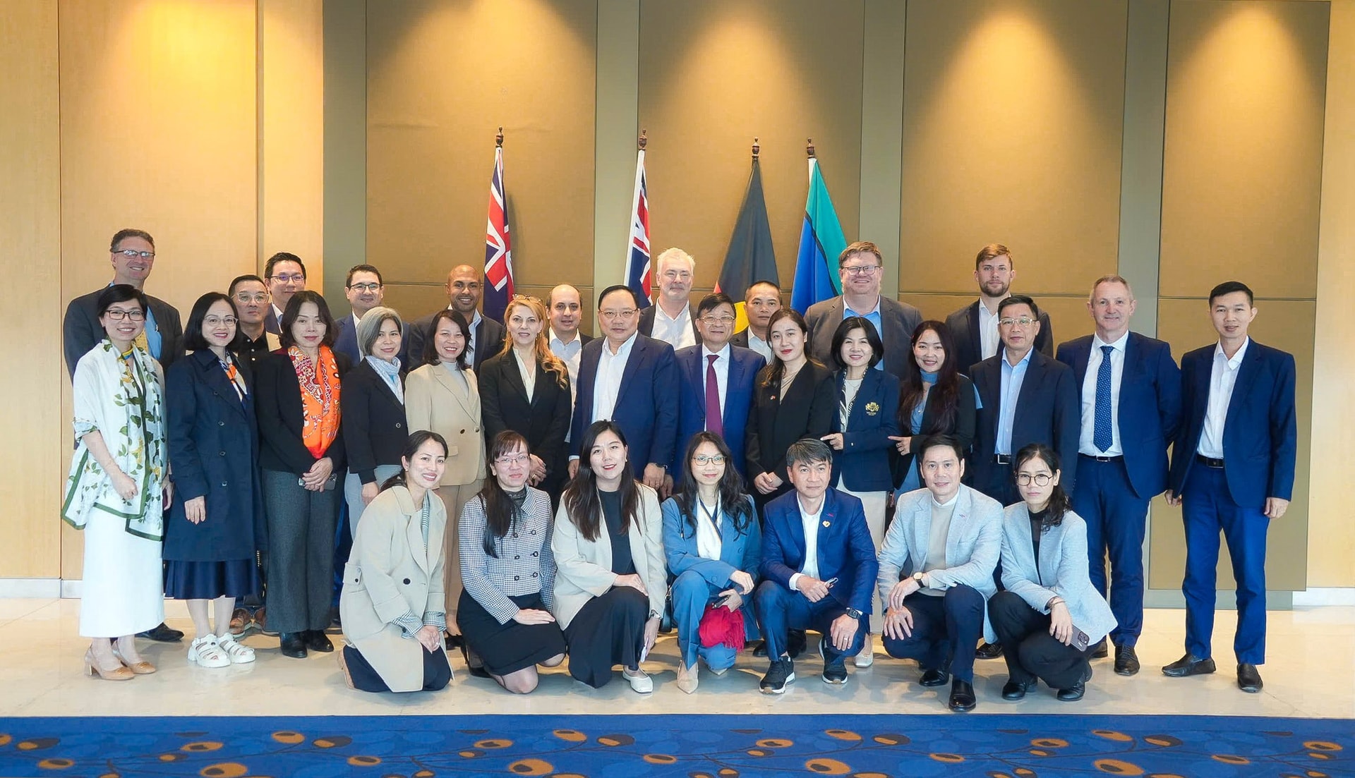doan-cong-tac-hiep-hoi-ngan-hang-viet-nam-lam-viec-tai-bang-victoria-uc-thuc-day-hop-tac-ve-fintech-va-doi-moi-sang-tao_68c783d0e49a5.jpg