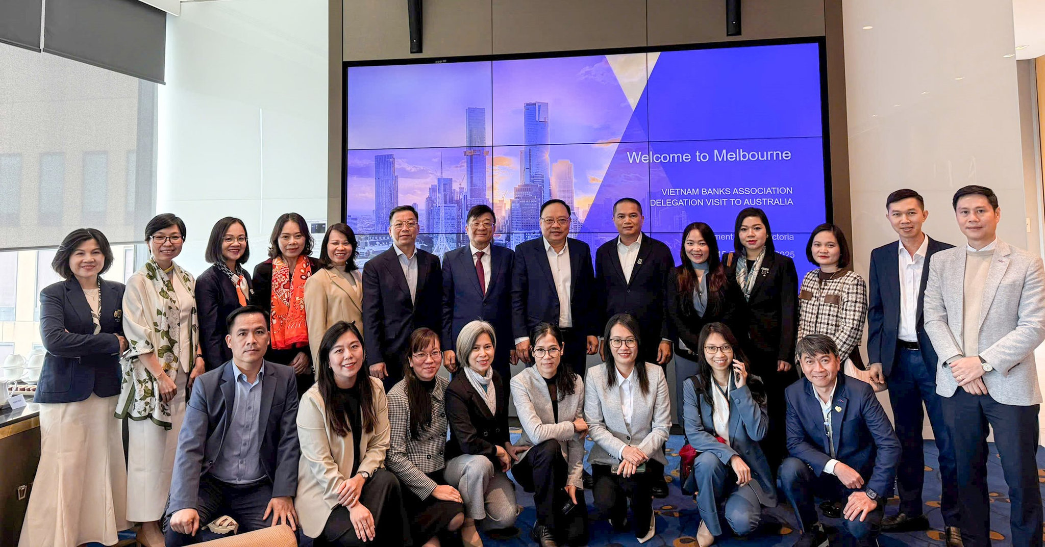 doan-cong-tac-hiep-hoi-ngan-hang-viet-nam-lam-viec-tai-bang-victoria-uc-thuc-day-hop-tac-ve-fintech-va-doi-moi-sang-tao_68c79e462ce1f.jpg