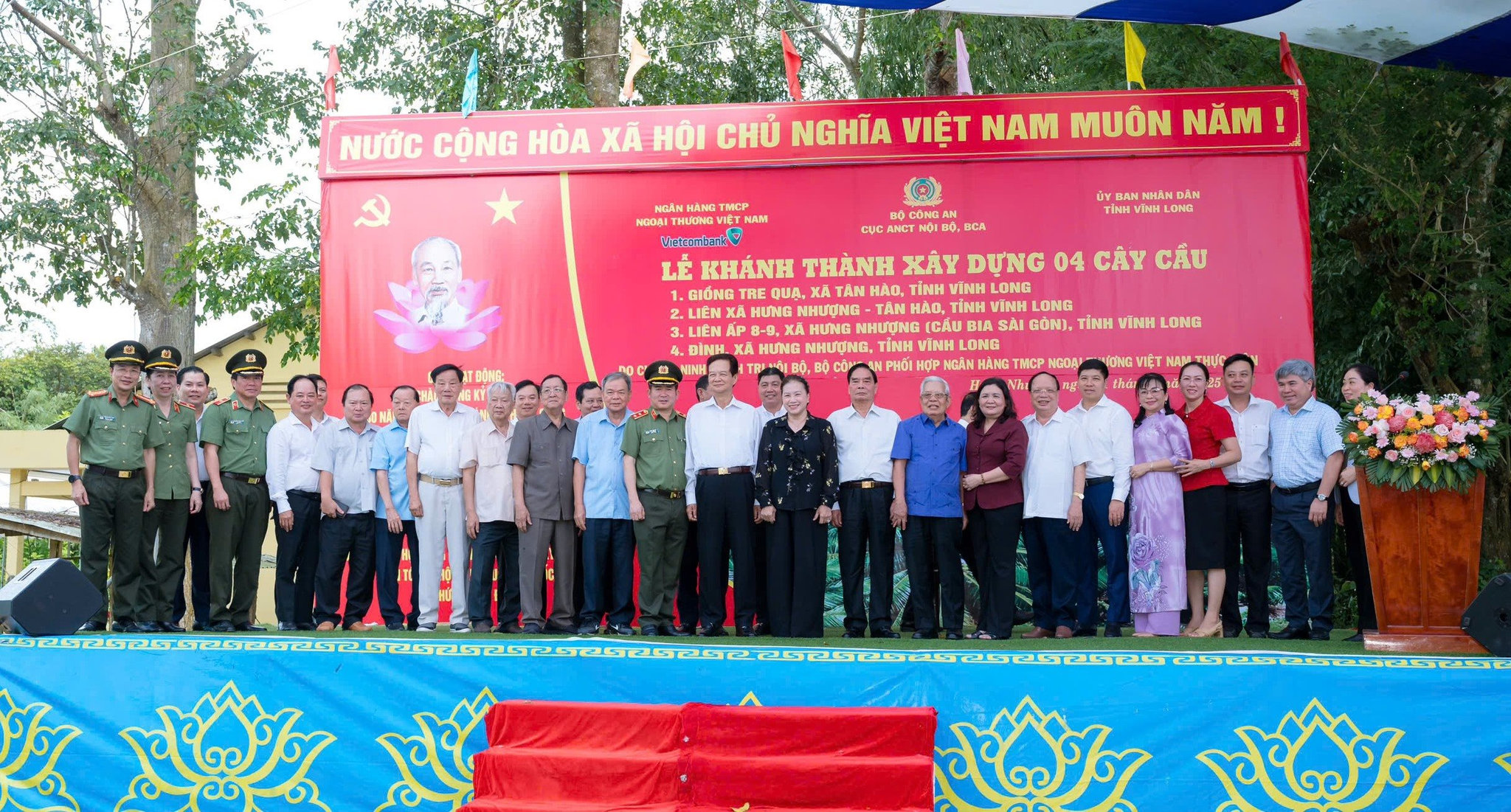 vinh-long-khanh-thanh-cau-do-vcb-tai-tro-2.jpg