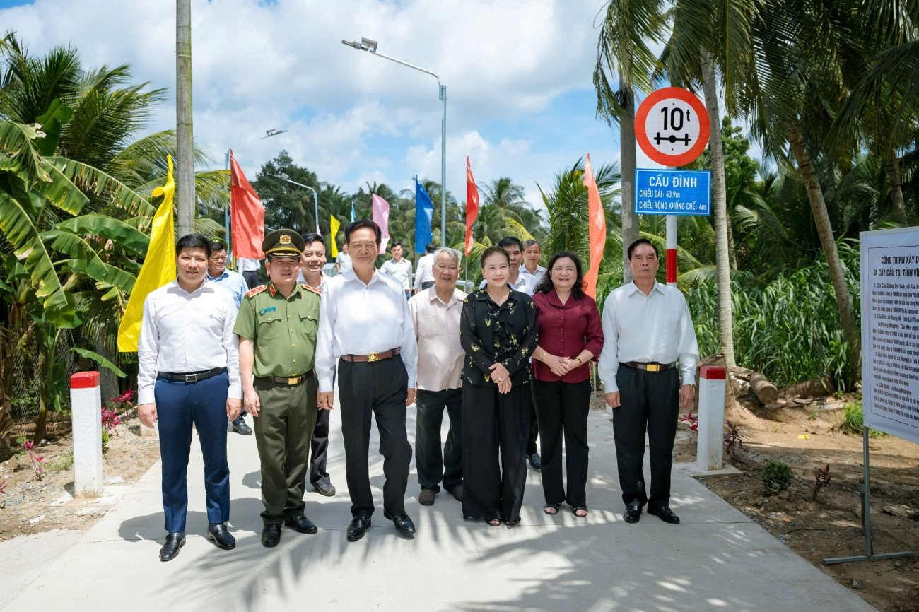vinh-long-khanh-thanh-cau-do-vcb-tai-tro-3.jpg
