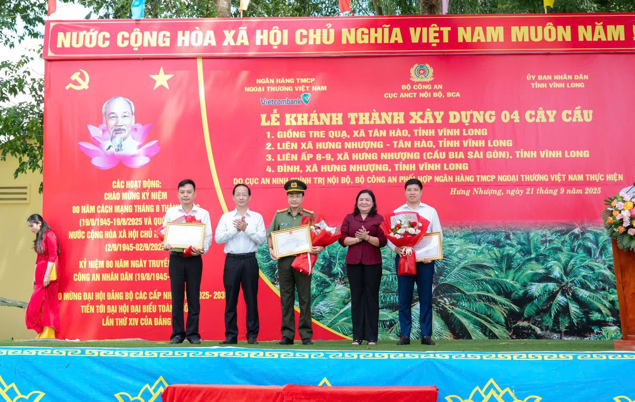 vinh-long-khanh-thanh-cau-do-vcb-tai-tro-4.jpg