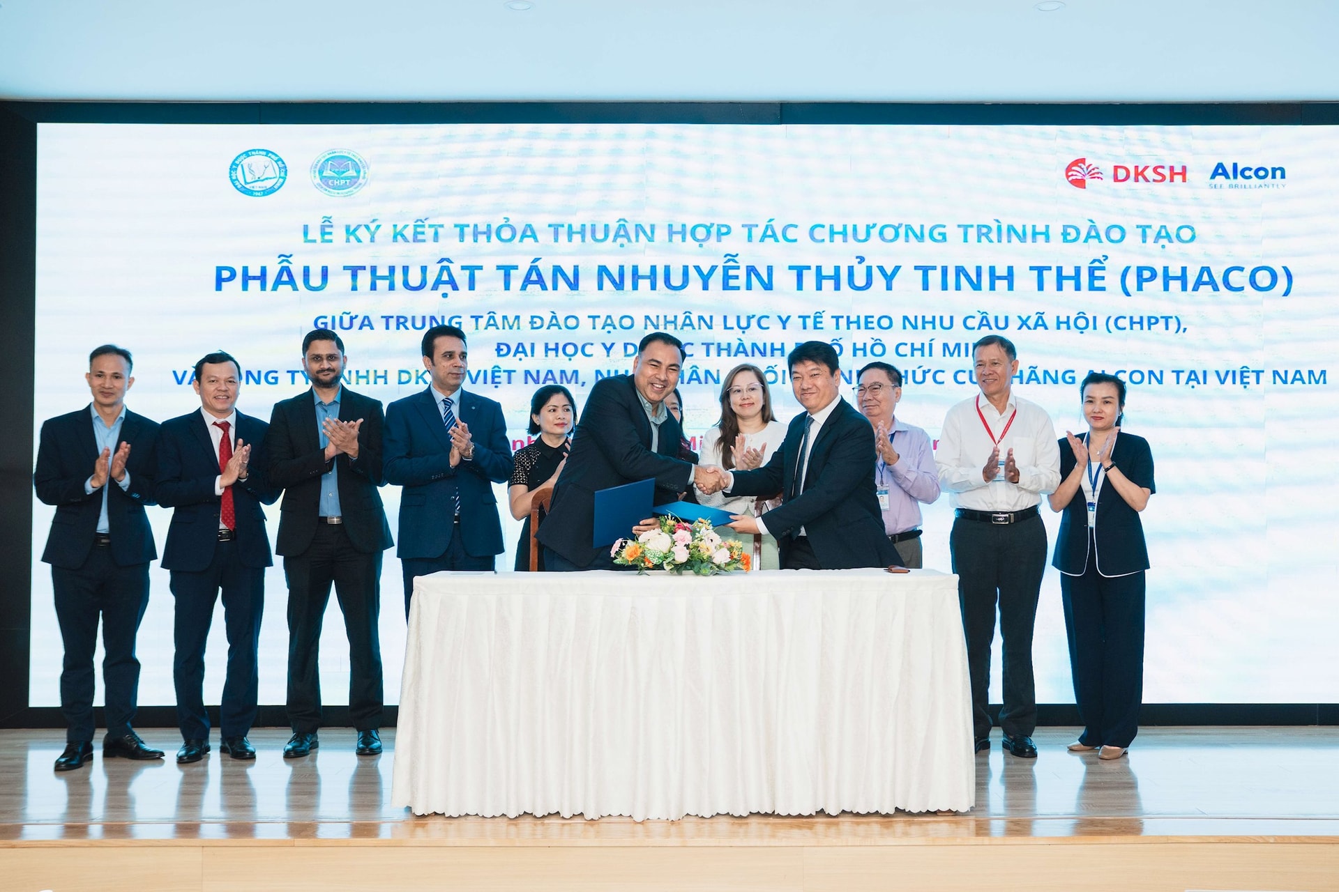 2.dkshvn_alcon_phacotraining.jpg