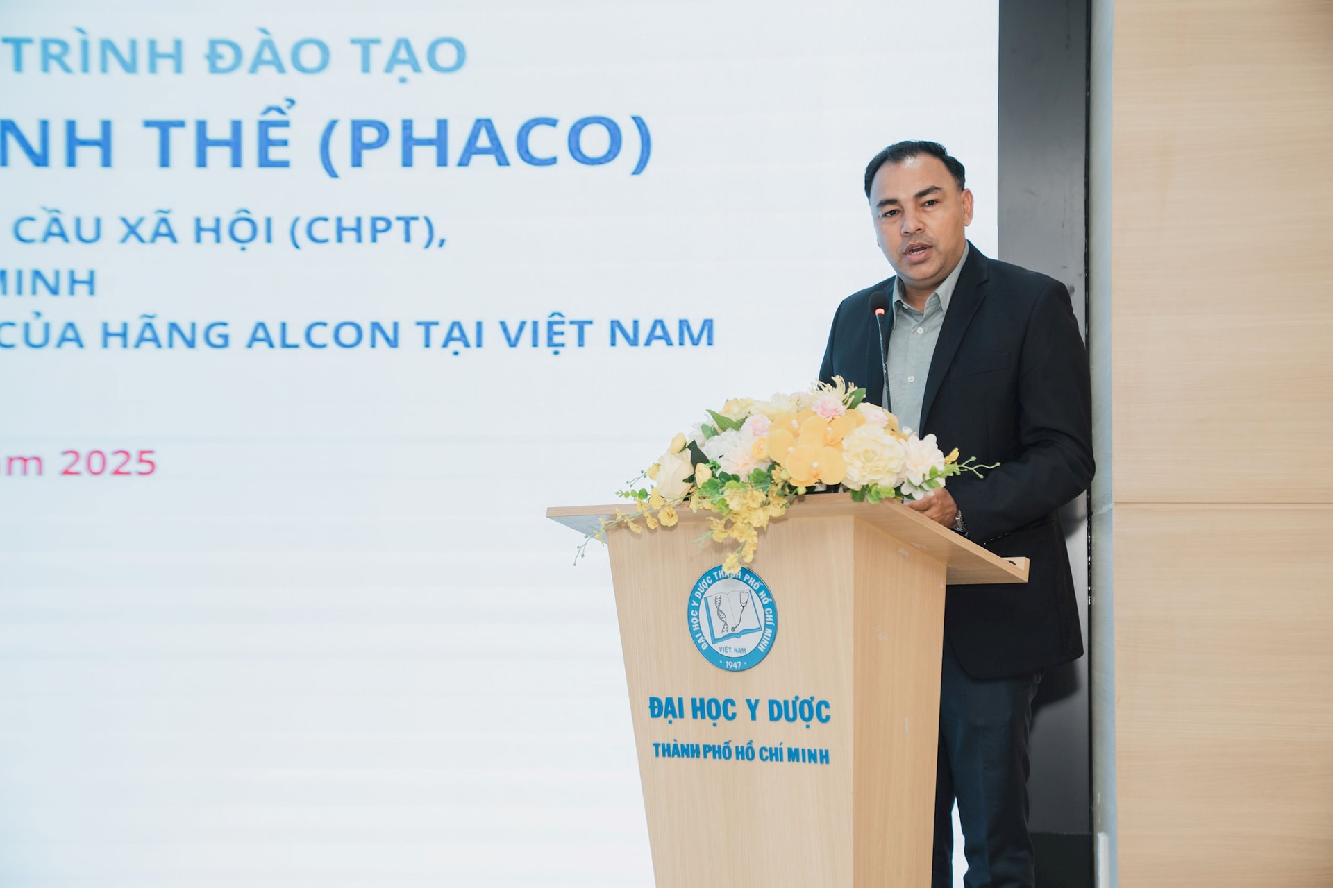 3.ong-ankur-pandey-pho-chu-tich-nganh-cham-soc-suc-khoe-dksh-viet-nam.jpg