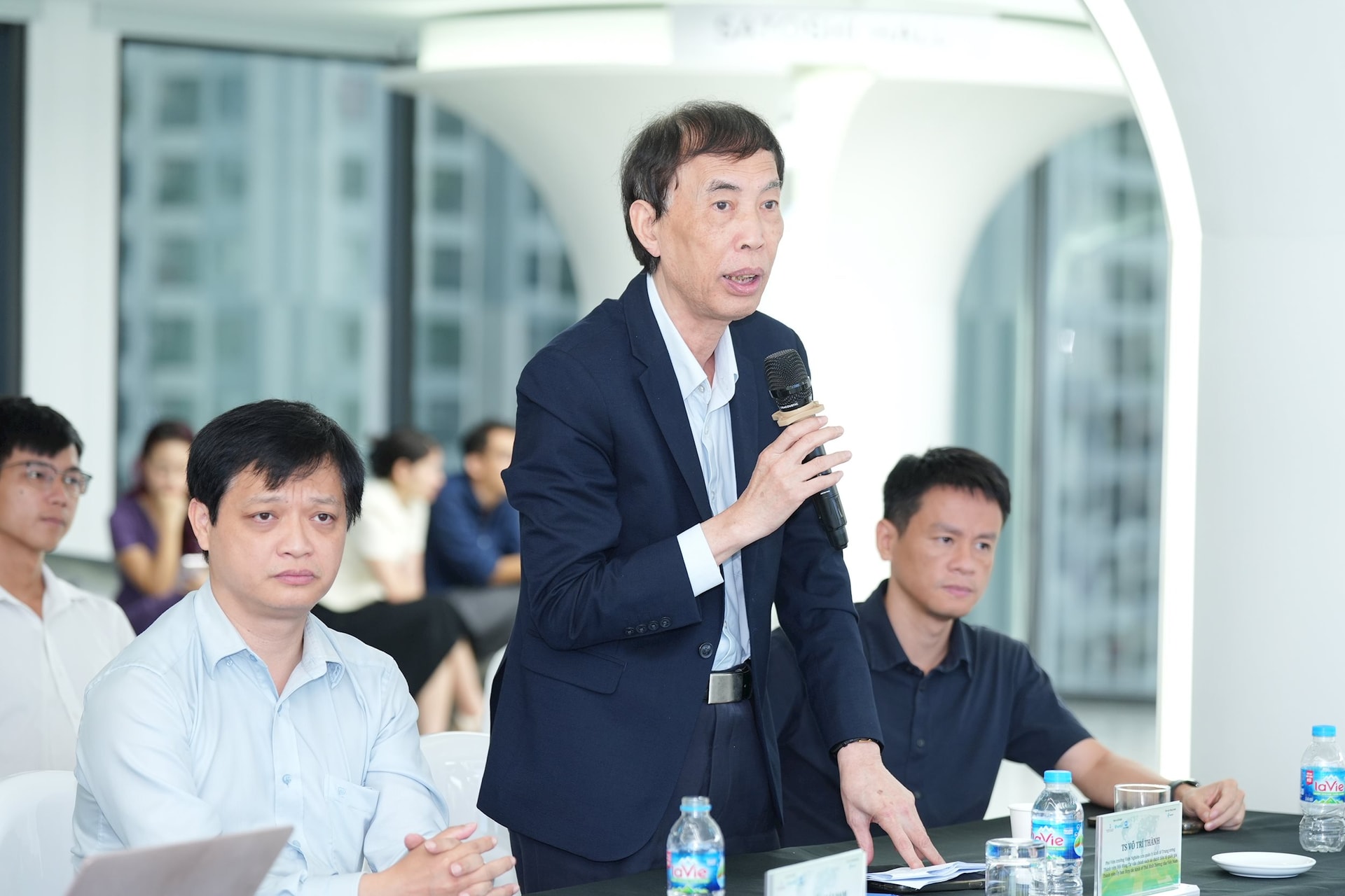 ts-vo-tri-thanh-pho-vien-truong-vien-nghien-cuu-quan-ly-kinh-te-trung-uong.jpg